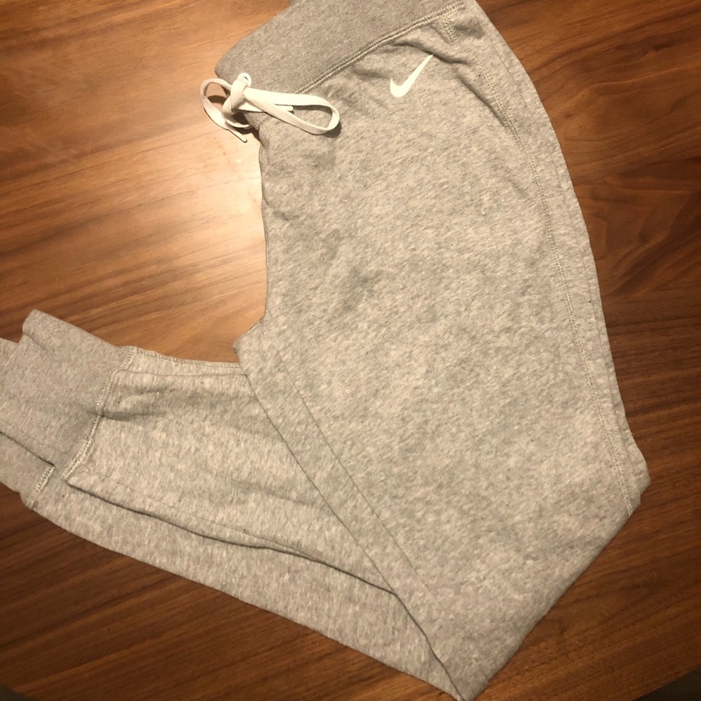 Women’s Nike skinny joggers, size large